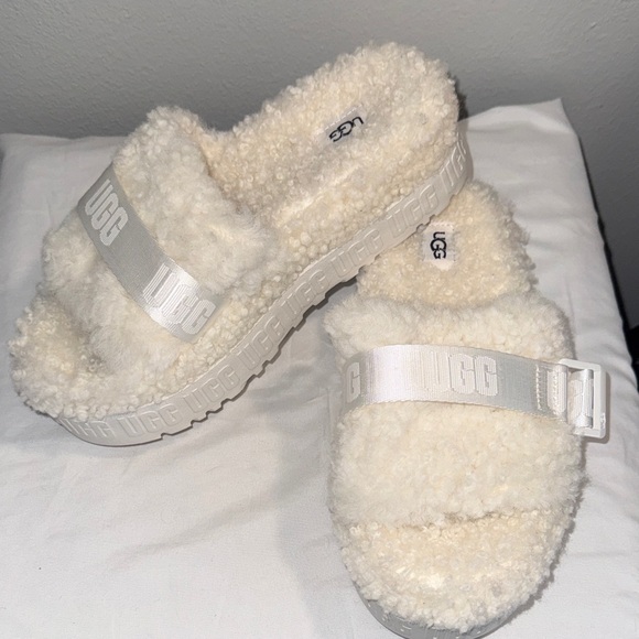 UGG Shoes - UGG Cream Sherpa Slide Sandals with Logo Strap Like new